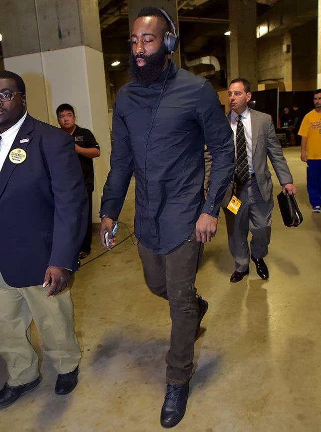 球传向边线 球传向边线